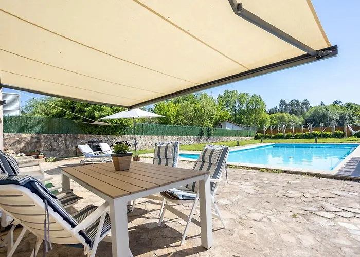 Le Llar Casa Con 2 Piscinas 1 Climatizada Interior Muy Cerca De Santiago De Compostela