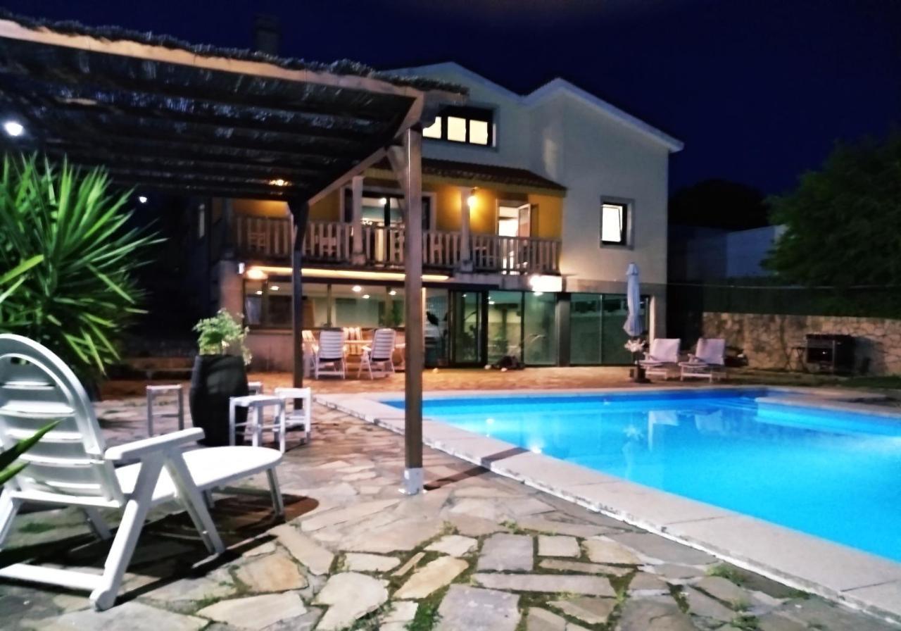 Le Llar Casa Con 2 Piscinas 1 Climatizada Interior Muy Cerca De Santiago De Compostela